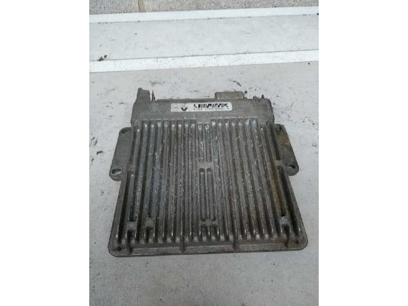 Recambio de centralita motor uce para renault twingo (co6) 1.2 referencia OEM IAM 7700104483 HOM7700868295 216250223