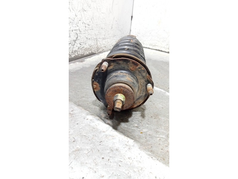 Recambio de amortiguador delantero derecho para toyota land cruiser (j15) basis referencia OEM IAM   