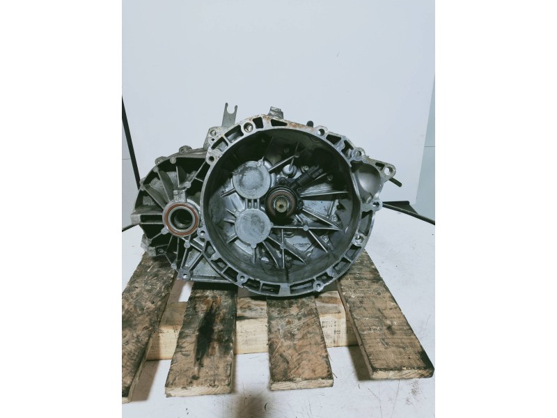 Recambio de caja cambios para ford kuga (cbv) titanium referencia OEM IAM AV4R7002AB T1GA1 020710 133620 