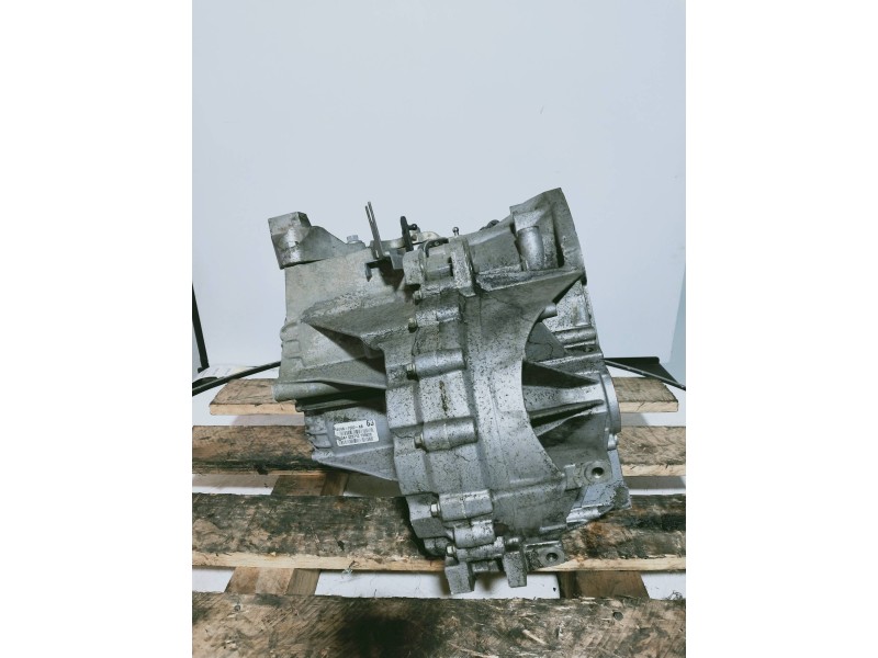 Recambio de caja cambios para ford kuga (cbv) titanium referencia OEM IAM AV4R7002AB T1GA1 020710 133620 