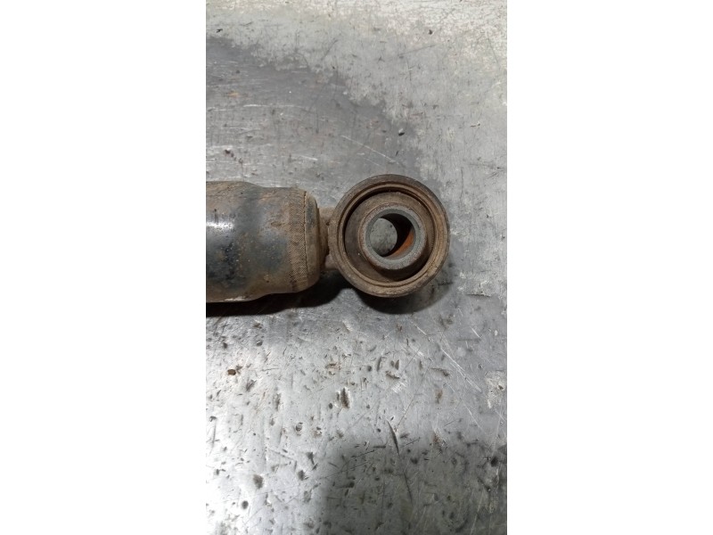 Recambio de amortiguador trasero derecho para toyota land cruiser (j15) basis referencia OEM IAM 4853060362  