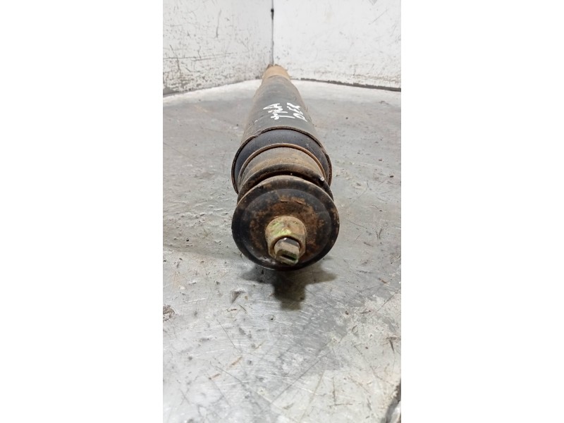 Recambio de amortiguador trasero derecho para toyota land cruiser (j15) basis referencia OEM IAM 4853060362  