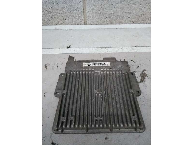 Recambio de centralita motor uce para renault twingo (co6) referencia OEM IAM 7700104483 HOM7700868295 216250223