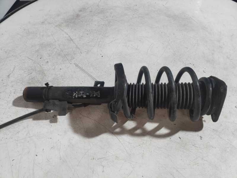 Recambio de amortiguador delantero derecho para ford kuga (cbv) titanium referencia OEM IAM 8V4118045EA  