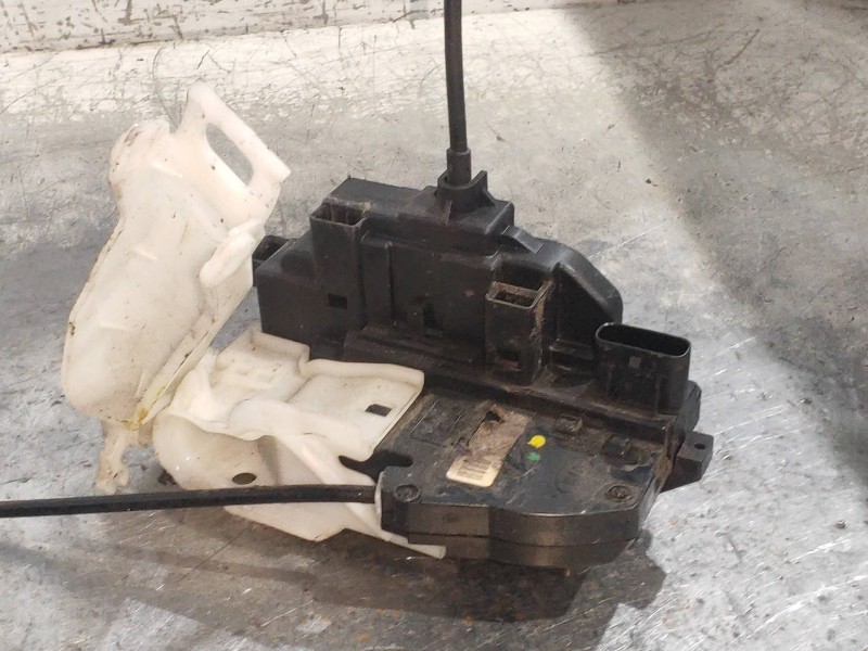 Recambio de motor cierre centralizado trasero derecho para kia cee´d active referencia OEM IAM   