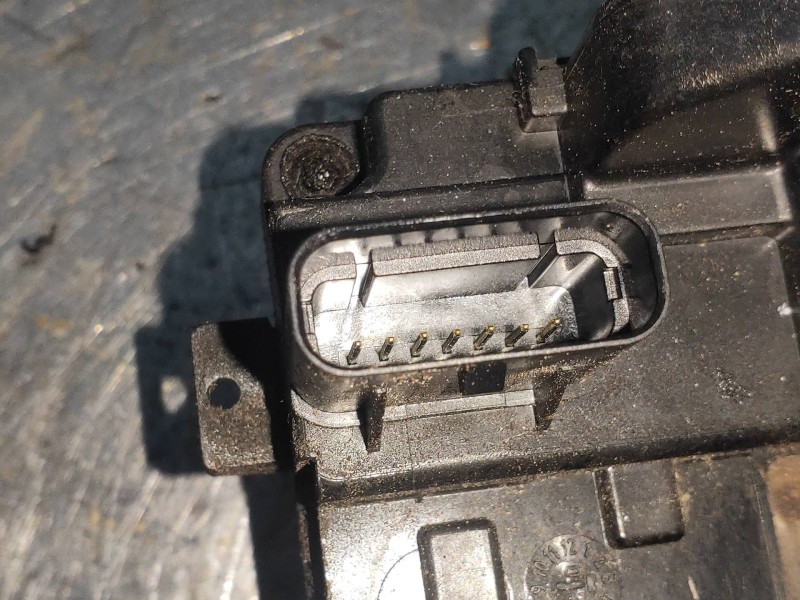 Recambio de motor cierre centralizado trasero izquierdo para kia cee´d active referencia OEM IAM   