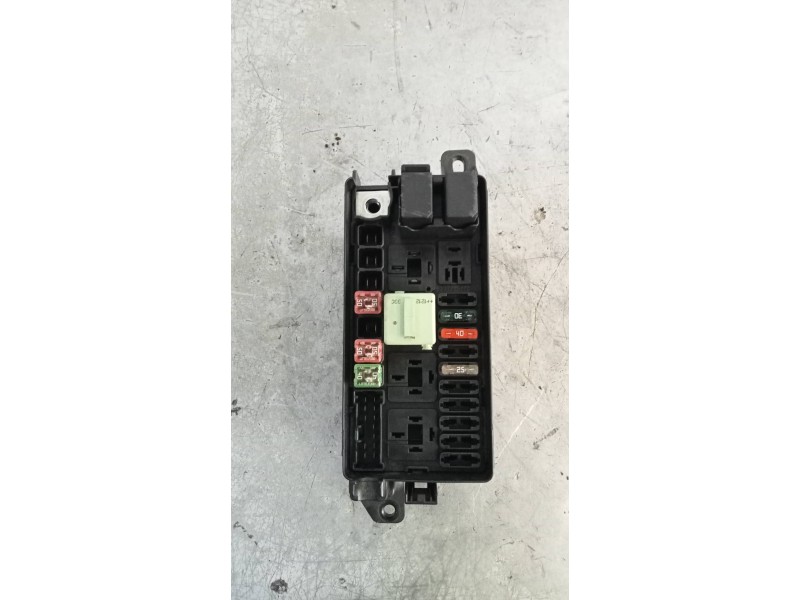 Recambio de caja reles / fusibles para mini countryman (r60) one d referencia OEM IAM 924094503 082400110612 