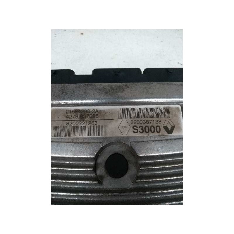 Recambio de centralita motor uce para renault scenic ii 2.0 referencia OEM IAM 215842882A 8200387138 S3000 8200321263