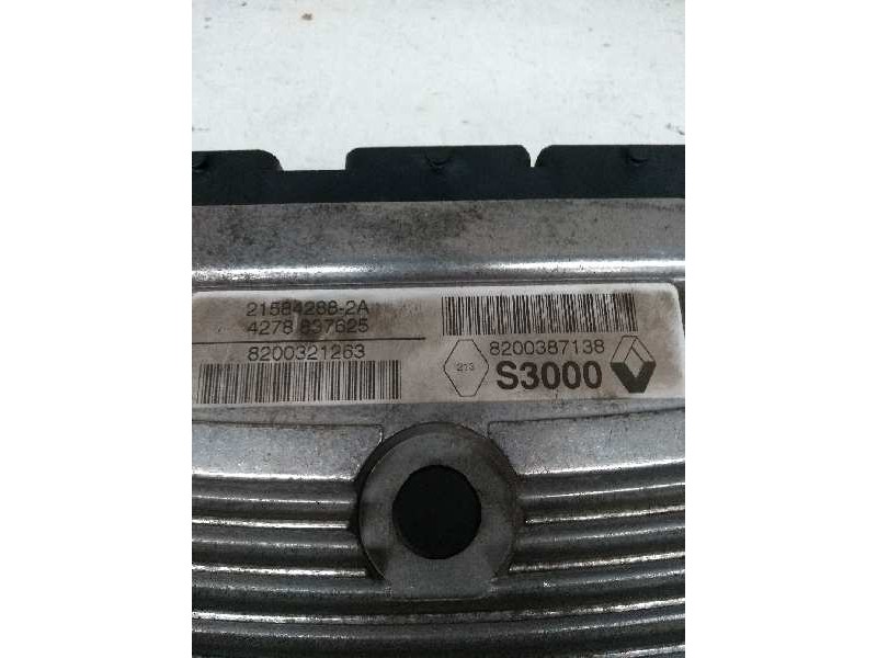 Recambio de centralita motor uce para renault scenic ii 2.0 referencia OEM IAM 215842882A 8200387138 S3000 8200321263