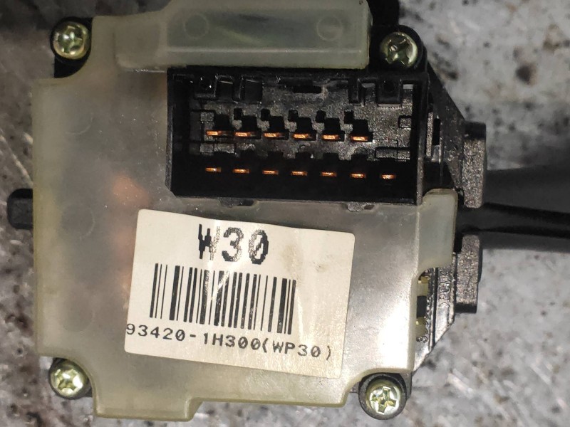 Recambio de mando limpia para kia cee´d active referencia OEM IAM 934201H300  