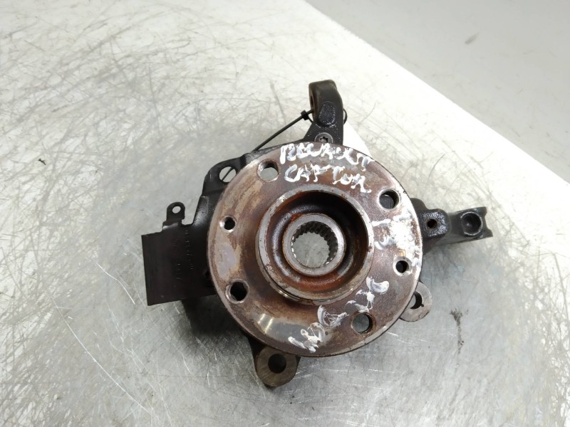 Recambio de mangueta delantera derecha para renault captur 0.9 energy referencia OEM IAM   