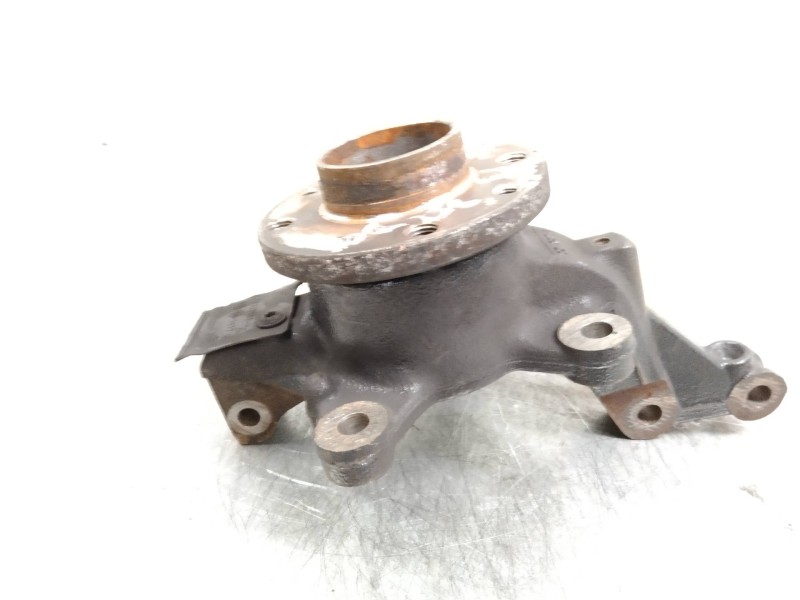 Recambio de mangueta delantera derecha para renault captur 0.9 energy referencia OEM IAM   