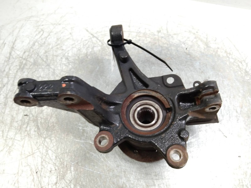 Recambio de mangueta delantera derecha para renault captur 0.9 energy referencia OEM IAM   