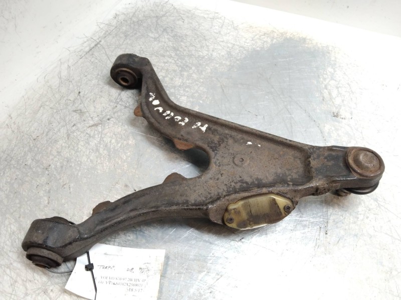 Recambio de brazo suspension inferior delantero derecho para volvo s70 berlina 2.0 cat referencia OEM IAM   