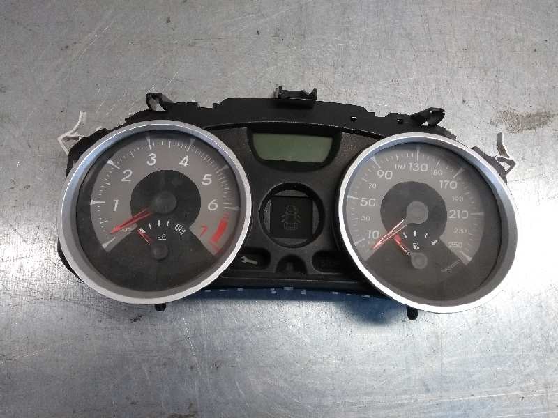 Recambio de cuadro instrumentos para renault megane ii berlina 5p 2.0 16v turbo referencia OEM IAM 8200602367F  