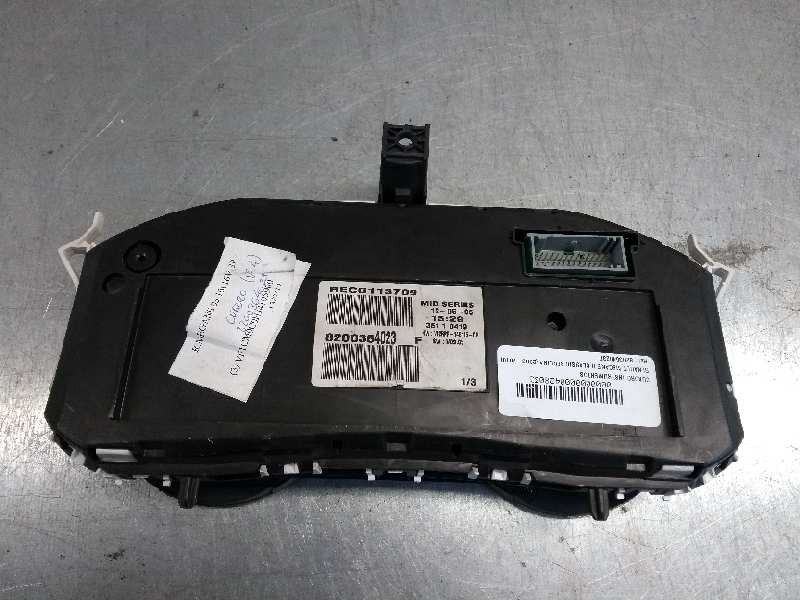 Recambio de cuadro instrumentos para renault megane ii classic berlina 1.6 16v referencia OEM IAM 8200364023F  