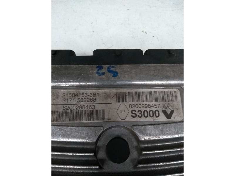 Recambio de centralita motor uce para renault megane ii classic berlina 2.0 referencia OEM IAM 215841533B1 8200298457 S3000 8200