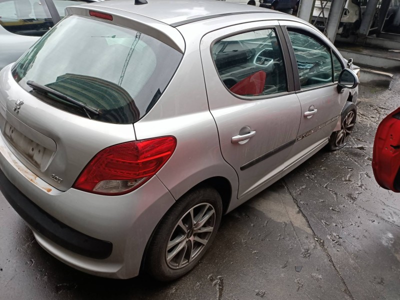 peugeot 207 del año 2010
