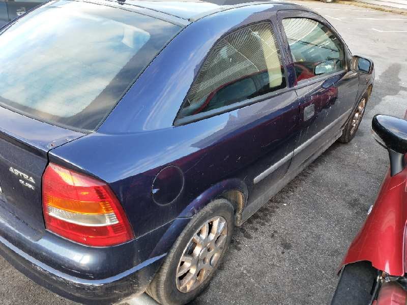 opel astra g berlina del año 2001