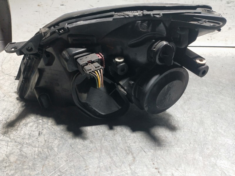 Recambio de faro derecho para opel vectra c berlina comfort referencia OEM IAM   