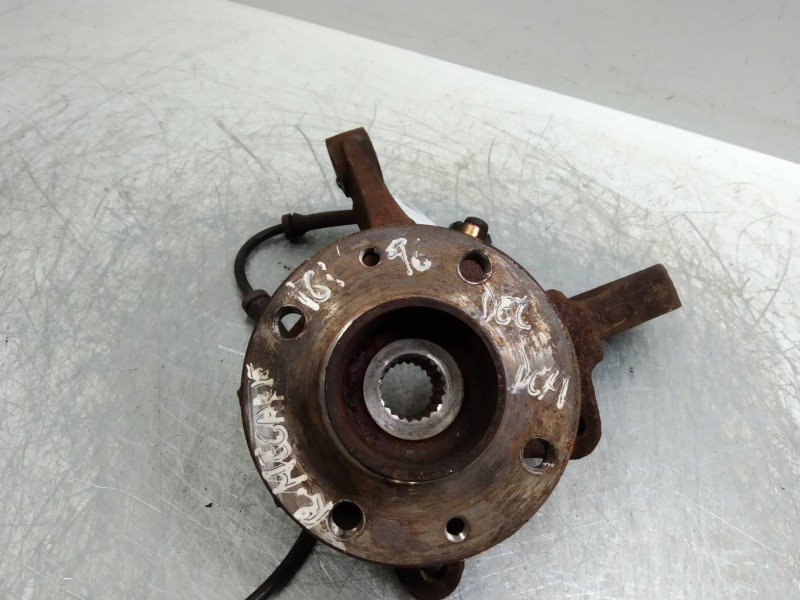 Recambio de mangueta delantera derecha para renault megane i classic (la0) 1.6e rn referencia OEM IAM   