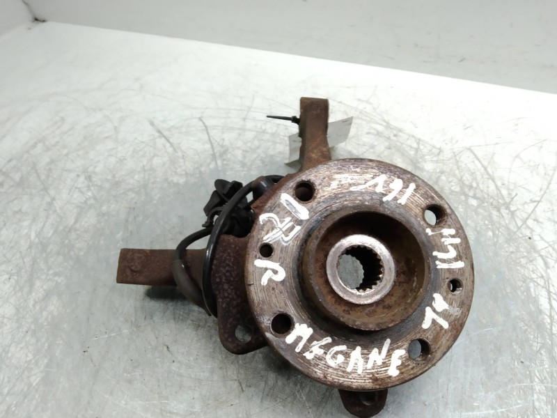 Recambio de mangueta delantera izquierda para renault megane i classic (la0) referencia OEM IAM   