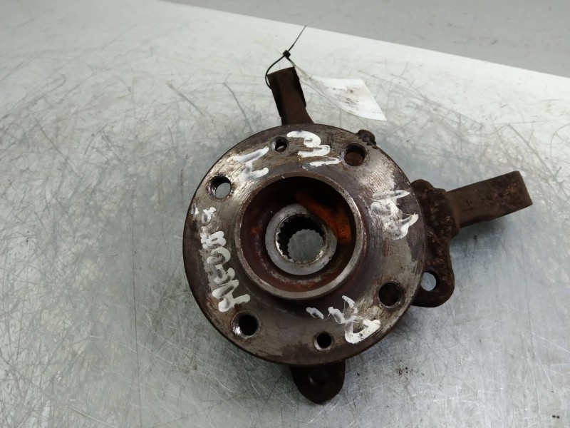 Recambio de mangueta delantera derecha para renault megane i classic (la0) referencia OEM IAM    Recambio de mangueta delantera derecha para renault megane i classic (la0) referencia OEM IAM