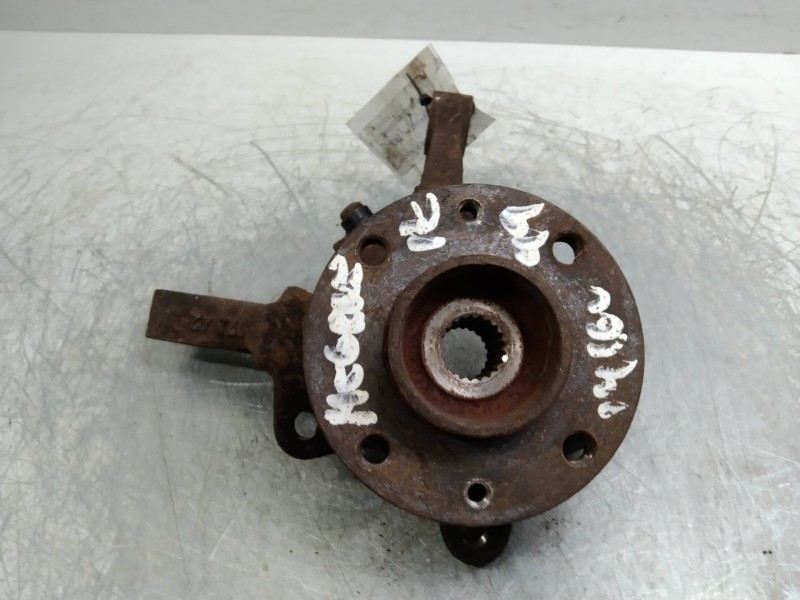 Recambio de mangueta delantera izquierda para renault megane i classic (la0) referencia OEM IAM    Recambio de mangueta delantera izquierda para renault megane i classic (la0) referencia OEM IAM