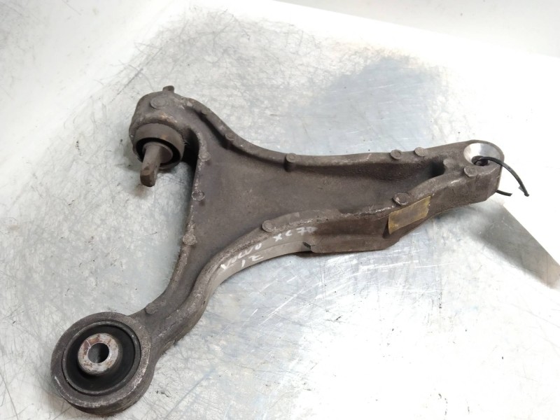 Recambio de brazo suspension inferior delantero izquierdo para volvo xc70 2.4 diesel cat referencia OEM IAM   