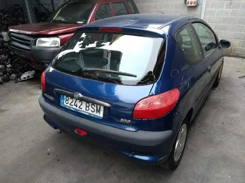 peugeot 206 berlina del año 2002