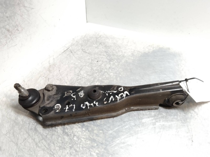 Recambio de brazo suspension superior delantero derecho para volvo serie 340 340 gl referencia OEM IAM   