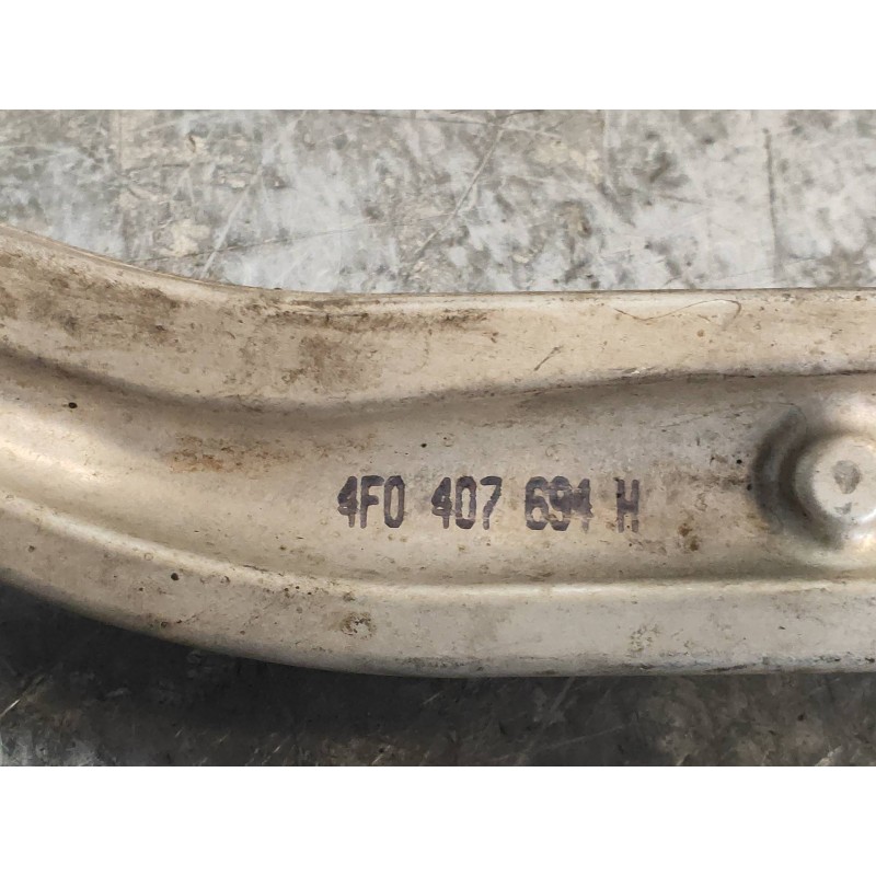 Recambio de brazo suspension inferior delantero derecho para audi a6 avant (4f5) 2.4 quattro referencia OEM IAM 4F0407694H  