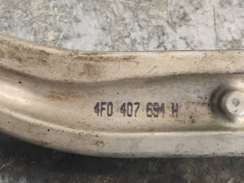 Recambio de brazo suspension inferior delantero derecho para audi a6 avant (4f5) 2.4 quattro referencia OEM IAM 4F0407694H  
