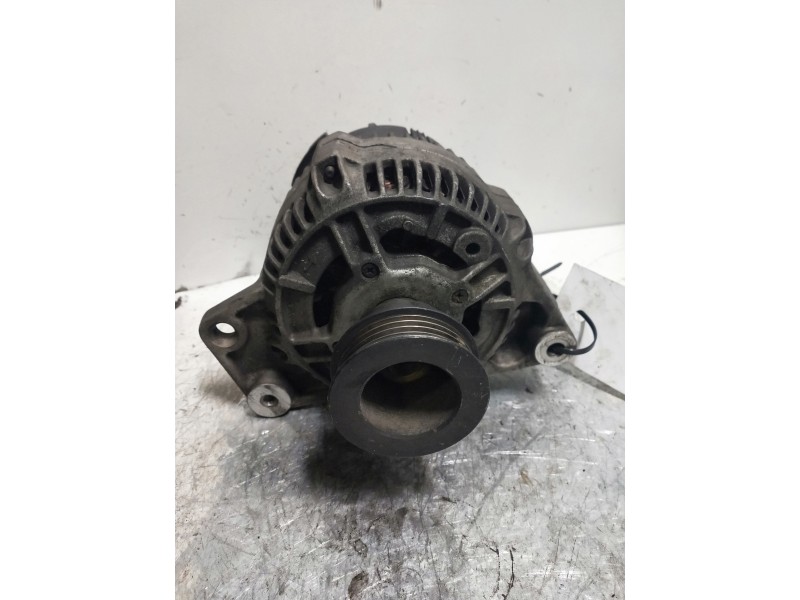 Recambio de alternador para audi 80 2.0 i referencia OEM IAM 0123335001  
