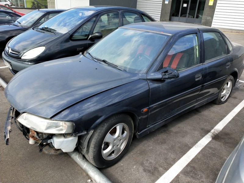 opel vectra b berlina del año 2002