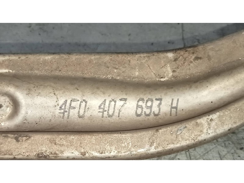 Recambio de brazo suspension inferior delantero izquierdo para audi a6 berlina (4f2) 2.0 tdi referencia OEM IAM 4F0407693H  