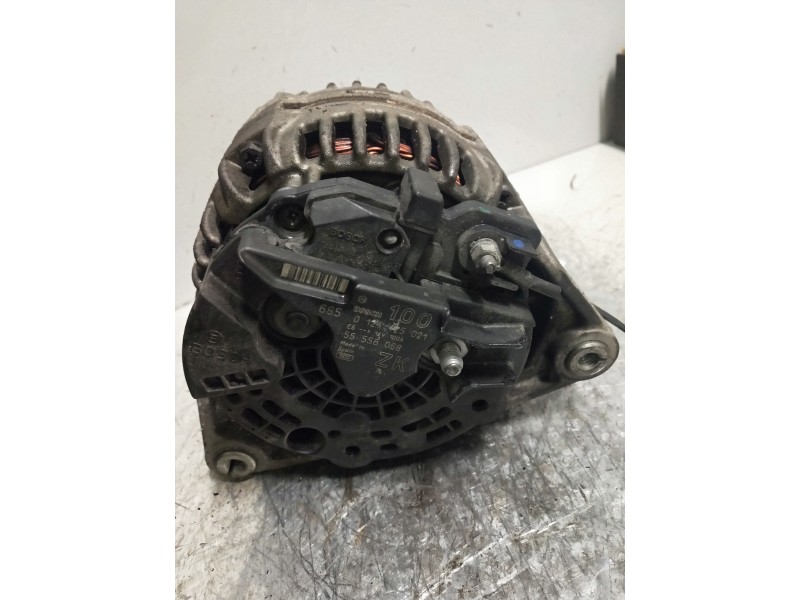 Recambio de alternador para opel corsa c cosmo referencia OEM IAM 0124425021  