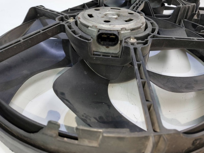 Recambio de electroventilador para renault espace iv (jk0) 3.0 v6 dci turbodiesel cat referencia OEM IAM   