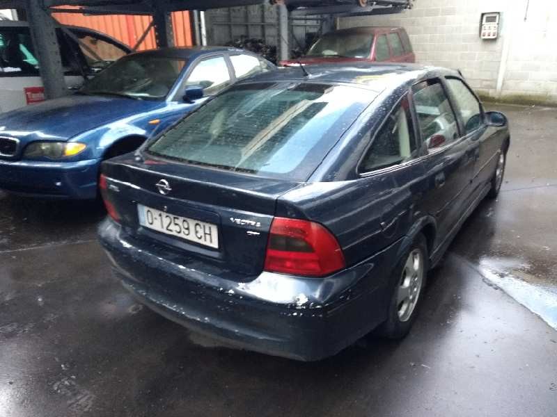 opel vectra b berlina del año 2000