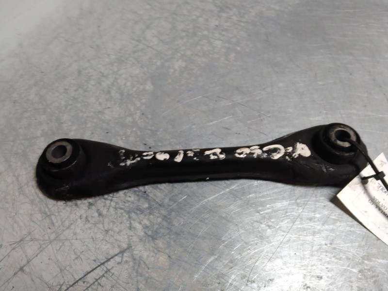 Recambio de brazo suspension superior trasero derecho para volvo c30 2.5 20v turbo cat referencia OEM IAM   