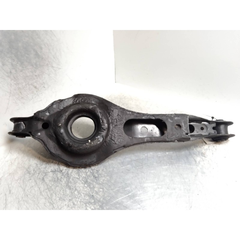 Recambio de brazo suspension inferior trasero derecho para volvo c30 2.5 20v turbo cat referencia OEM IAM   