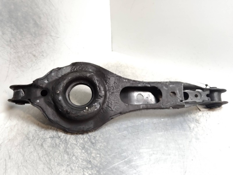 Recambio de brazo suspension inferior trasero derecho para volvo c30 2.5 20v turbo cat referencia OEM IAM   