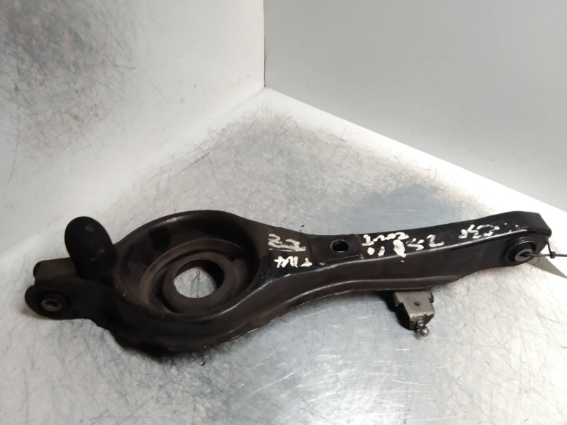 Recambio de brazo suspension inferior trasero izquierdo para volvo c30 2.5 20v turbo cat referencia OEM IAM   
