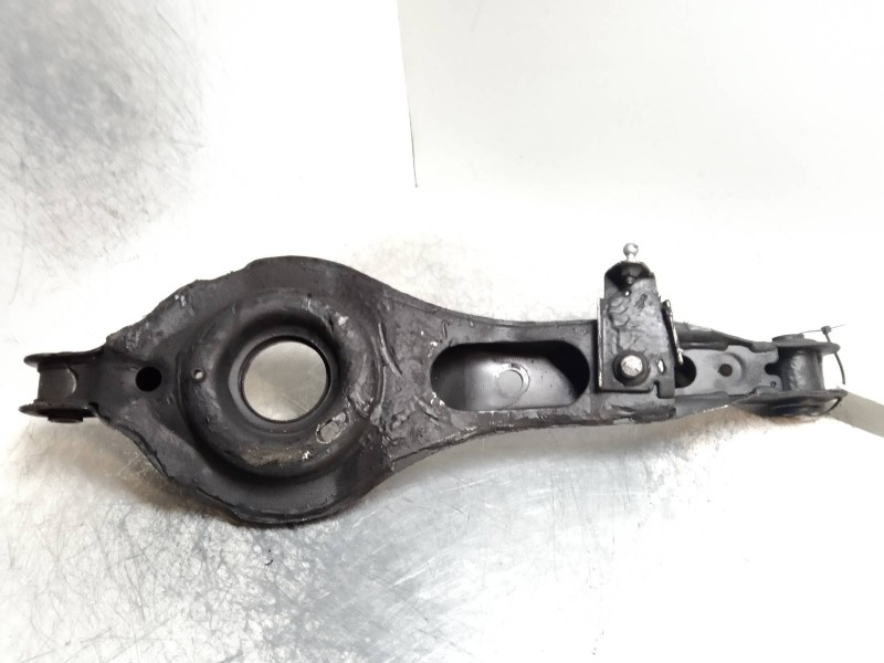 Recambio de brazo suspension inferior trasero izquierdo para volvo c30 2.5 20v turbo cat referencia OEM IAM   