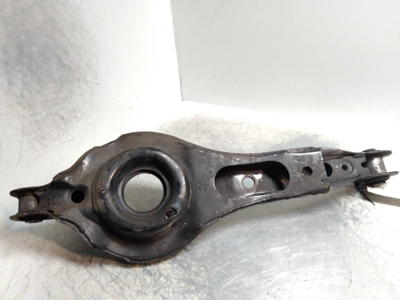 Recambio de brazo suspension inferior trasero derecho para volvo c30 1.6 diesel cat referencia OEM IAM   