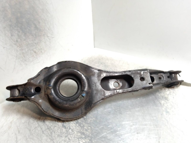 Recambio de brazo suspension inferior trasero izquierdo para volvo c30 1.6 diesel cat referencia OEM IAM   