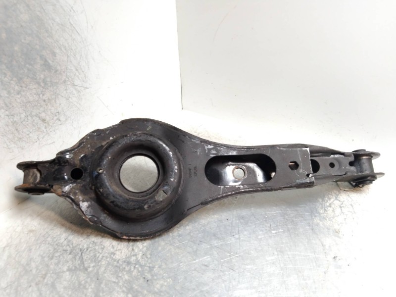 Recambio de brazo suspension inferior trasero izquierdo para volvo c30 2.0 16v cat referencia OEM IAM   