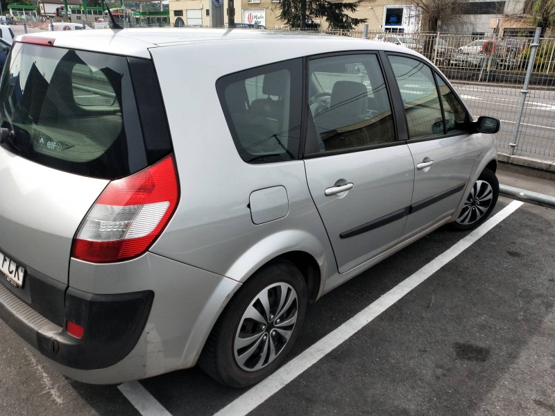 renault scenic ii del año 2006