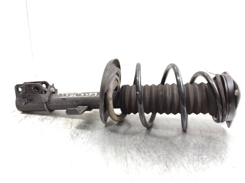 Recambio de amortiguador delantero izquierdo para renault clio iv 1.5 dci diesel fap referencia OEM IAM   