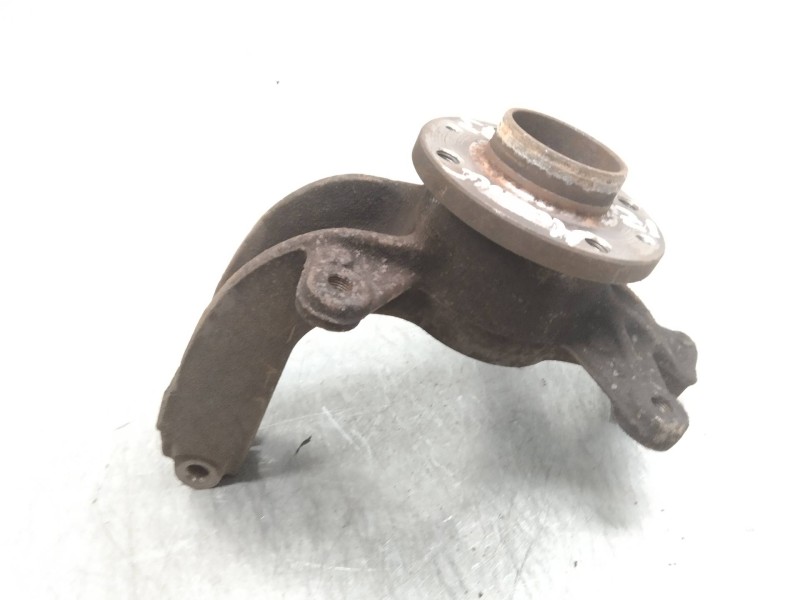 Recambio de mangueta delantera izquierda para renault megane ii classic berlina 2.0 referencia OEM IAM   